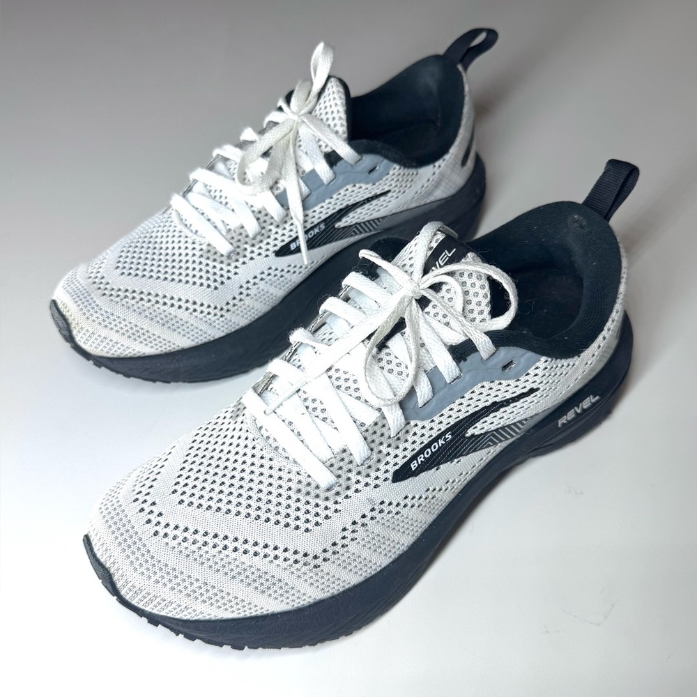 Brooks Women's White and Black Running Sneakers